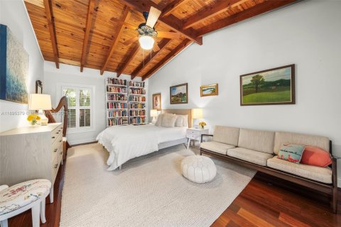 House in Miami, Florida 4 bedrooms, 245.63 sq.m. № 1951872 - photo 20