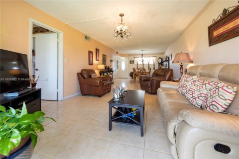 Copropriété à vendre à Pembroke Pines, Floride: 1 chambre, 83.61 m2 № 2035596 - photo 6