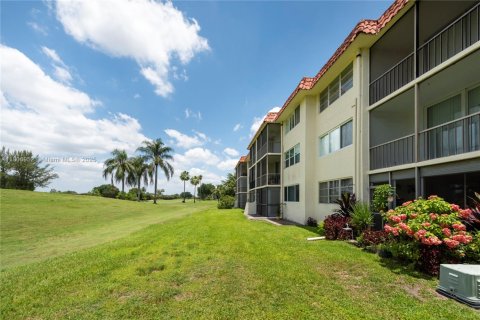 Copropriété à vendre à Pembroke Pines, Floride: 1 chambre, 83.61 m2 № 2035596 - photo 23