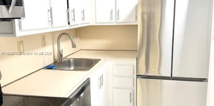 Condominio en Aventura, Florida, 2 dormitorios № 1895263