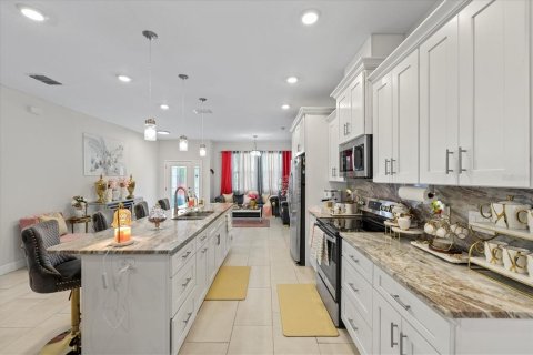 House in Lutz, Florida 4 bedrooms, 172.15 sq.m. № 1687133 - photo 17