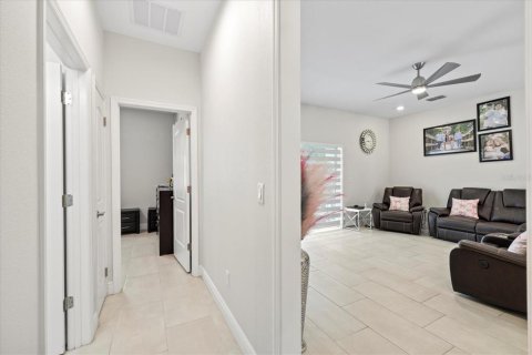 House in Lutz, Florida 4 bedrooms, 172.15 sq.m. № 1687133 - photo 18