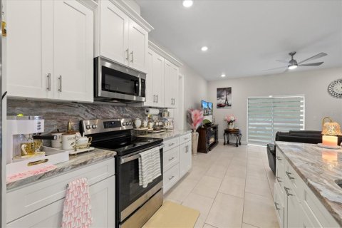 House in Lutz, Florida 4 bedrooms, 172.15 sq.m. № 1687133 - photo 16