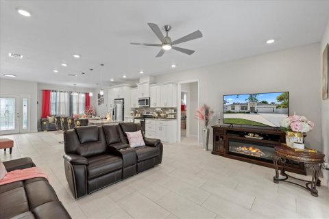 House in Lutz, Florida 4 bedrooms, 172.15 sq.m. № 1687133 - photo 13