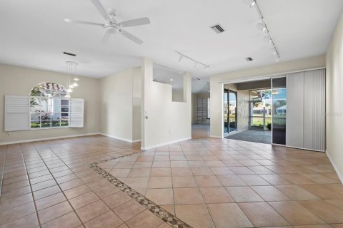 House in Sarasota, Florida 3 bedrooms, 203.27 sq.m. № 1644358 - photo 3