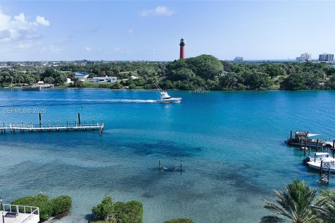 Condo in Juno Beach, Florida, 2 bedrooms № 1989785 - photo 30