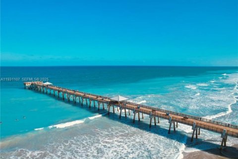 Condo in Juno Beach, Florida, 2 bedrooms № 1989785 - photo 26