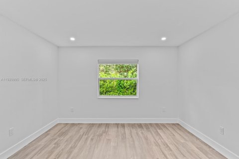 Снять в аренду виллу или дом в Саут-Майами, Флорида 3 спальни, 135.64м2, № 1975200 - фото 21