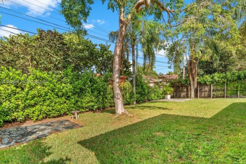 Снять в аренду виллу или дом в Саут-Майами, Флорида 3 спальни, 135.64м2, № 1975200 - фото 17