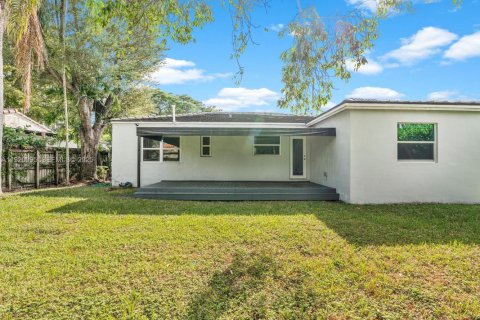 Снять в аренду виллу или дом в Саут-Майами, Флорида 3 спальни, 135.64м2, № 1975200 - фото 19