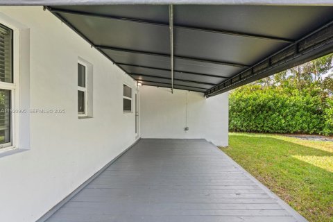 Снять в аренду виллу или дом в Саут-Майами, Флорида 3 спальни, 135.64м2, № 1975200 - фото 13