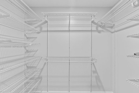 Снять в аренду виллу или дом в Саут-Майами, Флорида 3 спальни, 135.64м2, № 1975200 - фото 20