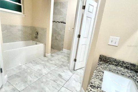 Casa en venta en Deltona, Florida, 3 dormitorios, 133.59 m2 № 1828112 - foto 11