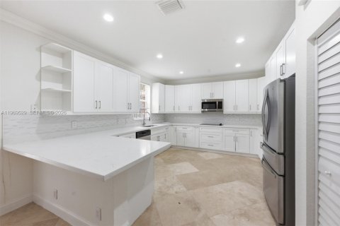 Villa ou maison à vendre à Weston, Floride: 7 chambres, 380.34 m2 № 2055215 - photo 10