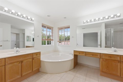 Villa ou maison à vendre à Weston, Floride: 7 chambres, 380.34 m2 № 2055215 - photo 16