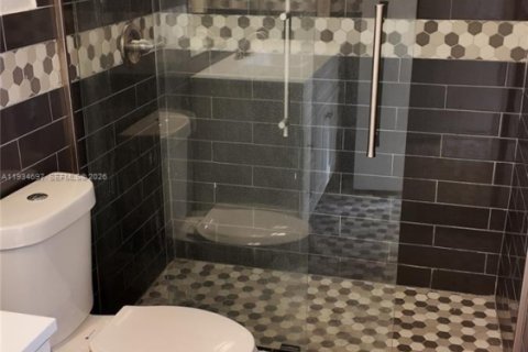 Townhouse in Miramar, Florida 3 bedrooms, 147.53 sq.m. № 2003673 - photo 12