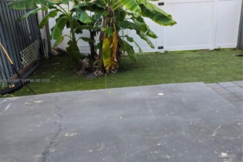 Townhouse in Miramar, Florida 3 bedrooms, 147.53 sq.m. № 2003673 - photo 13