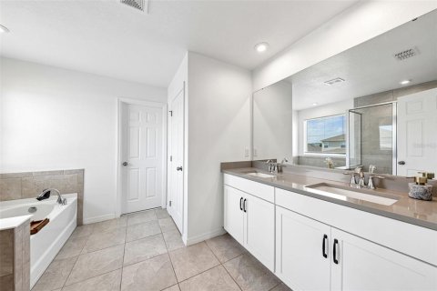 Villa ou maison à vendre à Clermont, Floride: 3 chambres, 220.46 m2 № 2207986 - photo 15