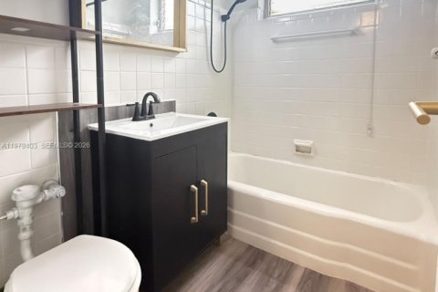 Купить кондоминиум в Майами-Бич, Флорида 37.72м2, № 2046048 - фото 10