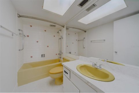 Copropriété à vendre à Redington Shores, Floride: 1 chambre, 92.44 m2 № 2128211 - photo 14