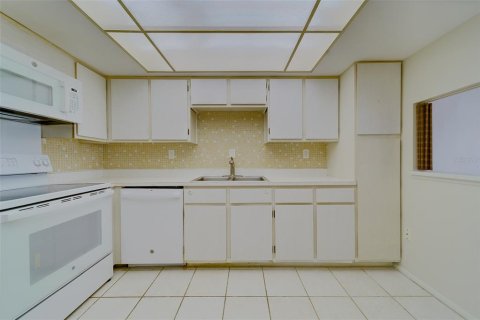 Copropriété à vendre à Redington Shores, Floride: 1 chambre, 92.44 m2 № 2128211 - photo 5