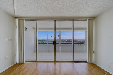 Copropriété à vendre à Redington Shores, Floride: 1 chambre, 92.44 m2 № 2128211 - photo 12