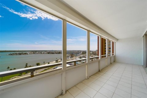 Copropriété à vendre à Redington Shores, Floride: 1 chambre, 92.44 m2 № 2128211 - photo 23
