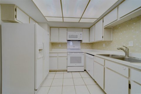 Copropriété à vendre à Redington Shores, Floride: 1 chambre, 92.44 m2 № 2128211 - photo 3