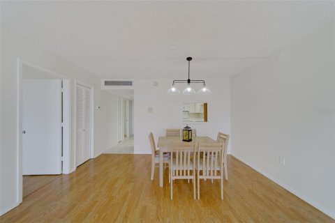 Copropriété à vendre à Redington Shores, Floride: 1 chambre, 92.44 m2 № 2128211 - photo 8
