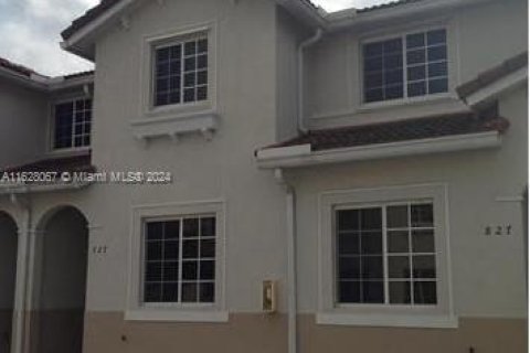 Condo in Miami Gardens, Florida, 3 bedrooms  № 1669678 - photo 1
