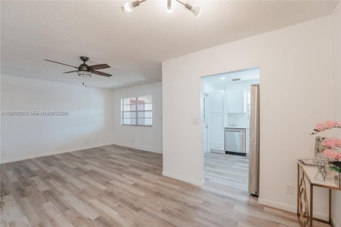 Appartement à louer à Pembroke Pines, Floride: 2 chambres, 80.82 m2 № 2042273 - photo 8