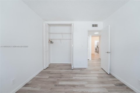 Appartement à louer à Pembroke Pines, Floride: 2 chambres, 80.82 m2 № 2042273 - photo 7