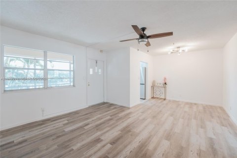 Appartement à louer à Pembroke Pines, Floride: 2 chambres, 80.82 m2 № 2042273 - photo 10
