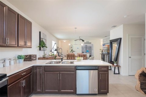 House in Punta Gorda, Florida 2 bedrooms, 143.35 sq.m. № 1819317 - photo 12