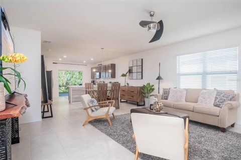 House in Punta Gorda, Florida 2 bedrooms, 143.35 sq.m. № 1819317 - photo 6