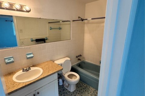 Купить кондоминиум в Помпано-Бич, Флорида 2 спальни, 72.46м2, № 1896309 - фото 7