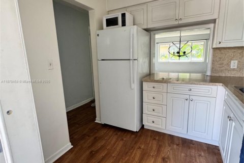 Купить кондоминиум в Помпано-Бич, Флорида 2 спальни, 72.46м2, № 1896309 - фото 16