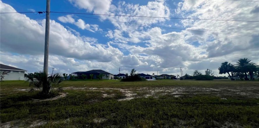 Terreno en Cape Coral, Florida № 1435538