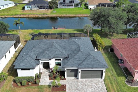 Villa ou maison à Rotonda, Floride 3 chambres, 177.44 m2 № 2120163
