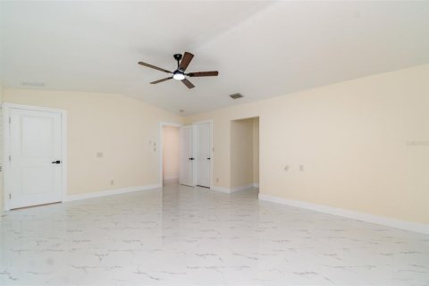 House in Punta Gorda, Florida 4 bedrooms, 274.25 sq.m. № 1910855 - photo 22