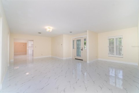 House in Punta Gorda, Florida 4 bedrooms, 274.25 sq.m. № 1910855 - photo 13