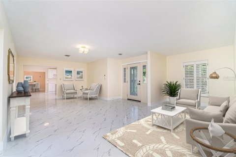 House in Punta Gorda, Florida 4 bedrooms, 274.25 sq.m. № 1910855 - photo 12