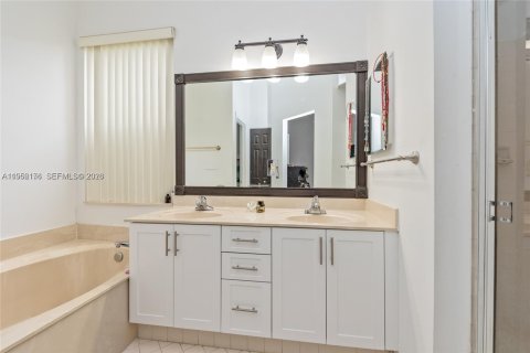 Villa ou maison à vendre à Weston, Floride: 3 chambres, 149.48 m2 № 2009986 - photo 15