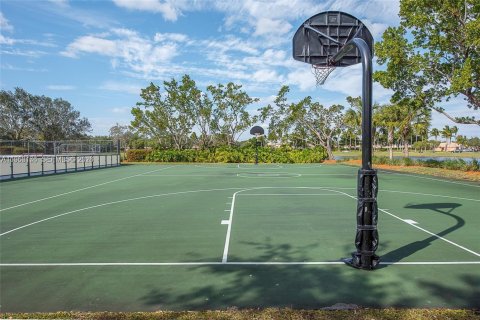 Villa ou maison à vendre à Weston, Floride: 3 chambres, 149.48 m2 № 2009986 - photo 28