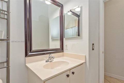 Villa ou maison à vendre à Weston, Floride: 3 chambres, 149.48 m2 № 2009986 - photo 17