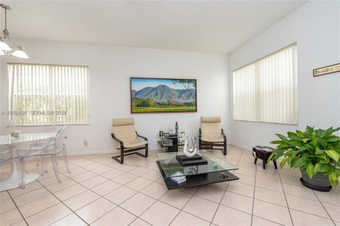 Villa ou maison à vendre à Weston, Floride: 3 chambres, 149.48 m2 № 2009986 - photo 5