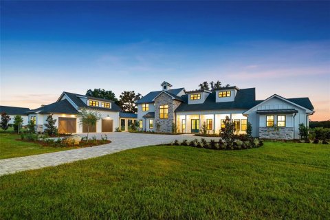 Купить виллу или дом в Даннеллон, Флорида 3 комнаты, 495.35м2, № 1876494 - фото 1
