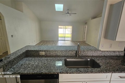 Casa en alquiler en Palm Coast, Florida, 3 dormitorios, 155.98 m2 № 1773253 - foto 5