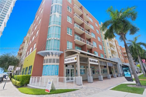 Condo in Miami, Florida, 1 bedroom  № 1807796 - photo 28