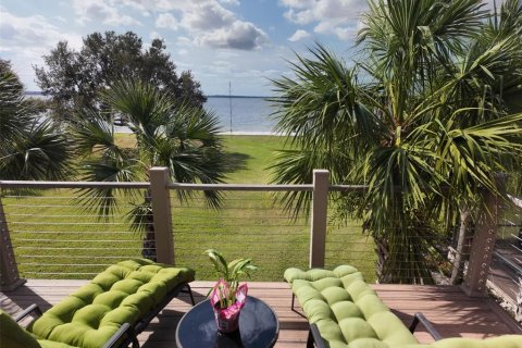 House in Ocklawaha, Florida 4 bedrooms, 363.25 sq.m. № 1541506 - photo 2